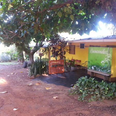 Hotel Y Residencial Amigos Puerto Iguazu Exterior photo
