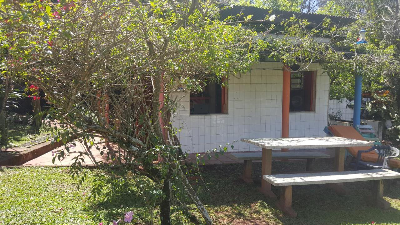 Hotel Y Residencial Amigos Puerto Iguazu Exterior photo